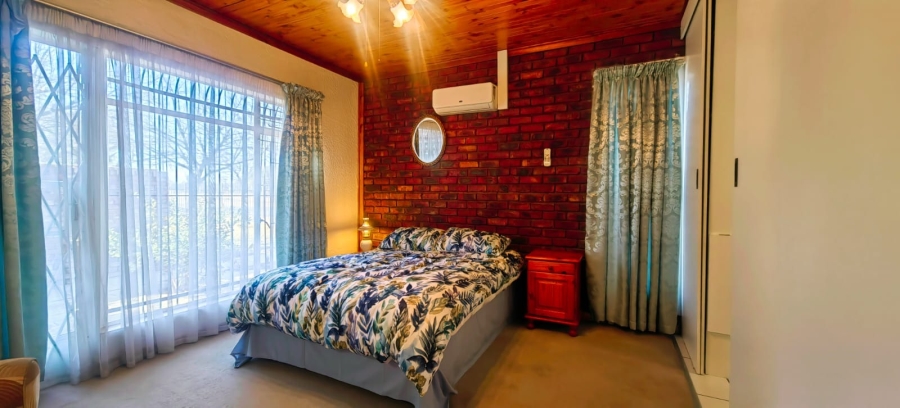 4 Bedroom Property for Sale in Miederpark North West